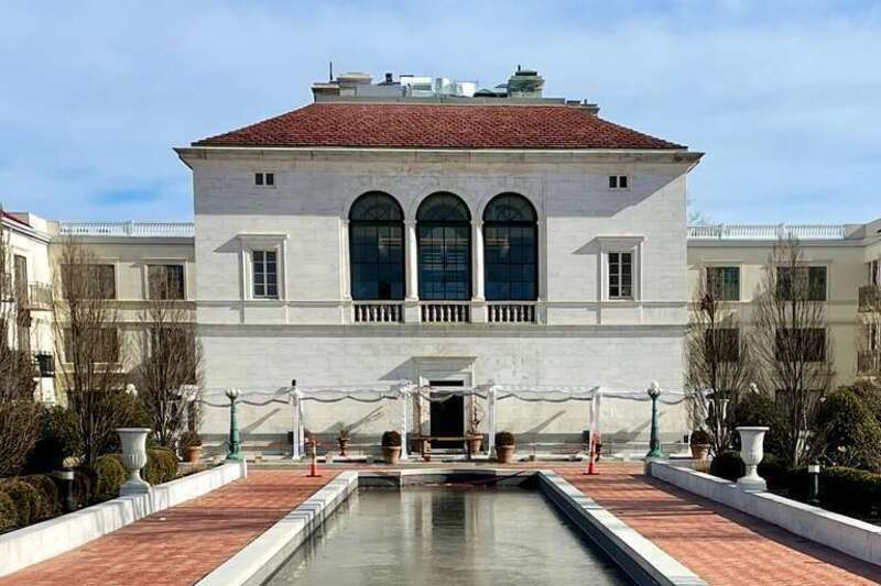 The Vail Mansion, also known as the Morristown Municipal Building, in Morristown, New Jersey. Key contributing property #395 of the Morristown District. 


This is an image of a place or building that is listed on the National Register of Historic