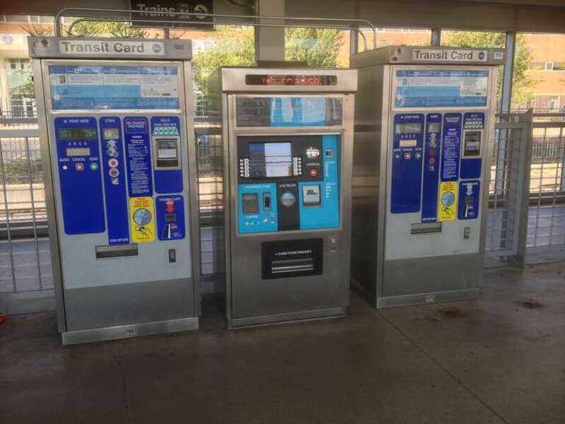 20130910 01 Ventra and old CTA fare card machines