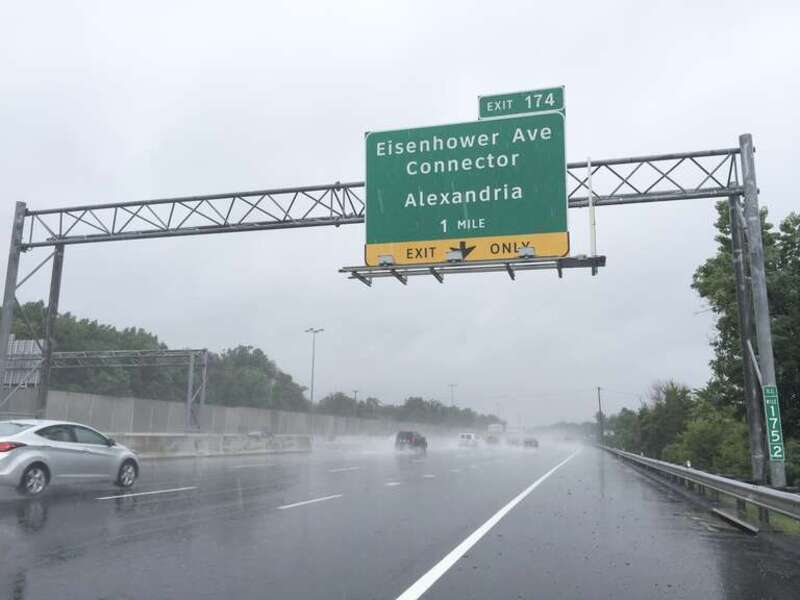 View south along Interstate 95 and west along the inner loop of the Capital Beltway (Interstate 495) 1 mile before Exit 174 (Eisenhower Avenue Connector, Alexandria) in Rose Hill, Fairfax County, Virginia