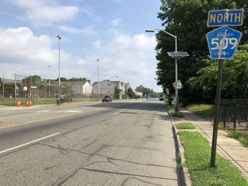 View north along Essex County Route 509 (Grove Street) just north of Essex County Route 508 (Central Avenue) in East Orange, Essex County, New Jersey