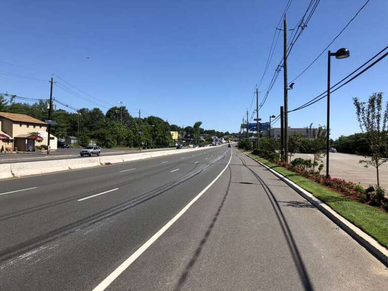 View north along New Jersey State Route 17 just north of Berry Avenue in Carlstadt, Bergen County, New Jersey