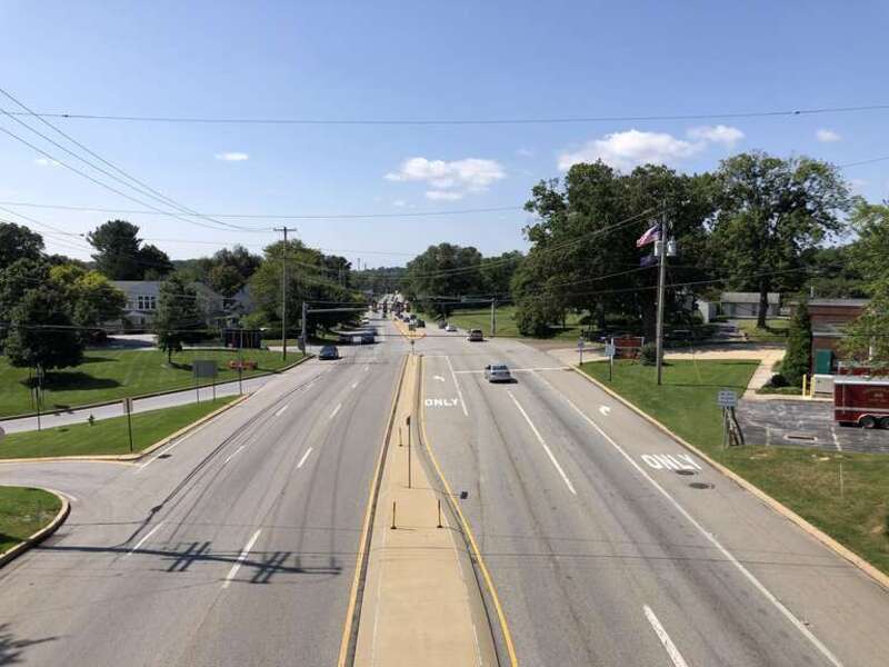 View south along U.S. Route 1 (Baltimore Pike) from the overpass for Longwood Road along the border of East Marlborough Township and Kennett Township in Chester County, Pennsylvania