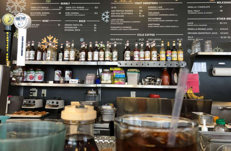 Anchorage drinks at bar