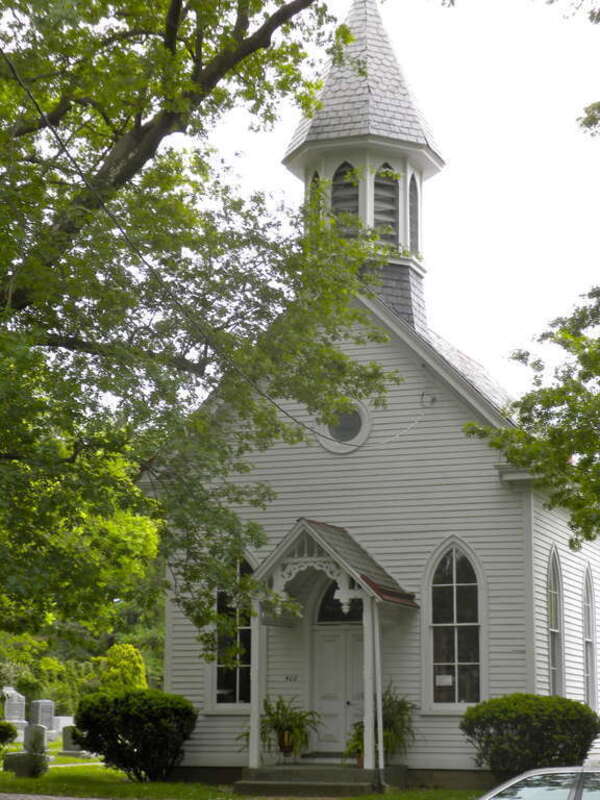 Chapel in the Baptist Cemetery on 402 King's Highway East in Haddonfield, NJ.  This is in the Haddonfield Historic District, a HD since July 21, 1982.  The HD is roughly bounded by Washington, Hopkins, Summit, and E. Park Aves., and Kings Hwy.