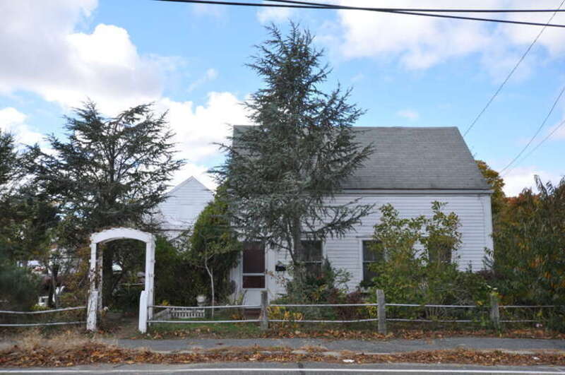 Canary-Hartnett House, Barnstable (Hyannis), Massachusetts.