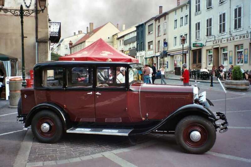 Bouzonville, on the RUE DE LA REPUBLIQUE