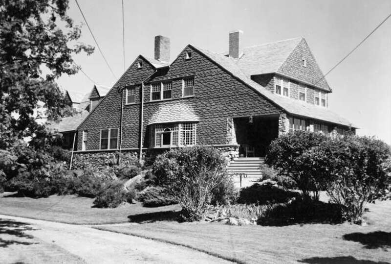 Front and western side of the C.A. Brown Cottage, located at 9 Delano Park in Cape Elizabeth, Maine, United States.  Built in 1886, it is listed on the National Register of Historic Places.