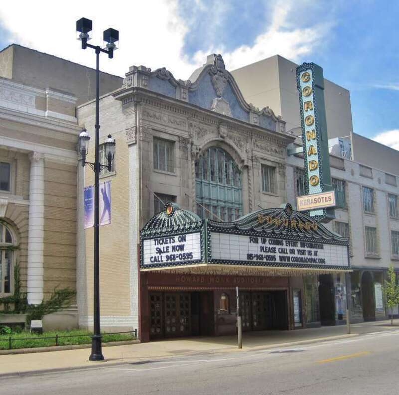 The Coronado in Rockford (1927). The theater cost $1.5 million at the time, a surprisingly large cost for a city of Rockford's size. The theater closed in 1984, but was reopened 13 years later.



This is an image of a place or building that is