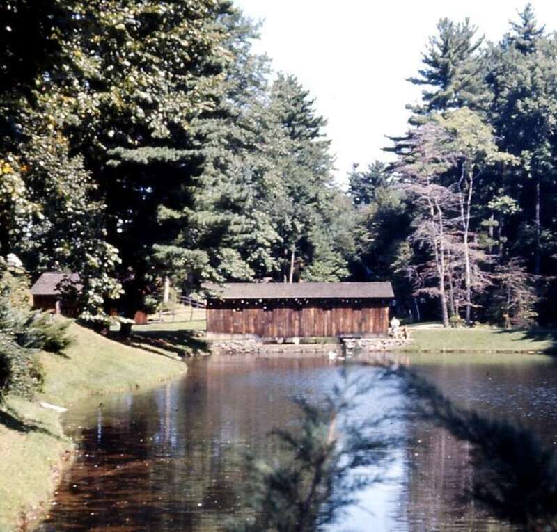 (1 in a multiple picture set)
If you are ever in Springfield, MA (birthplace of basketball, by the way), be sure to spend some time in Standley Park.  The Stanley Home Products company has donated this land to the city, and it is filled with great