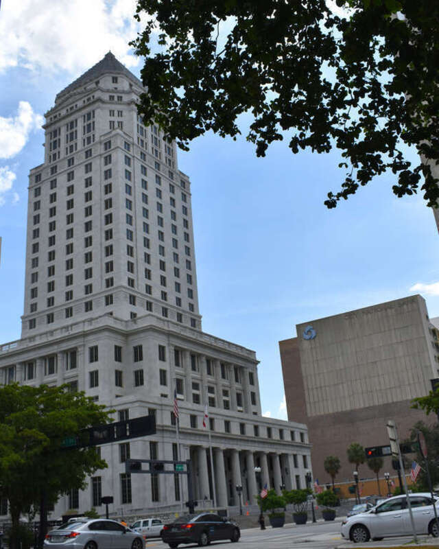 The Dade County Courthouse (1928) is listed on the National Register of Historic Places and is a contributing resource in the Downtown Miami Multiple Resource Area.