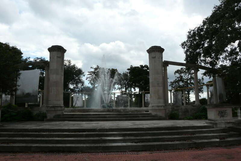 Pop's Fountain at NOLA City Park

(Not a &quot;dog park&quot;)