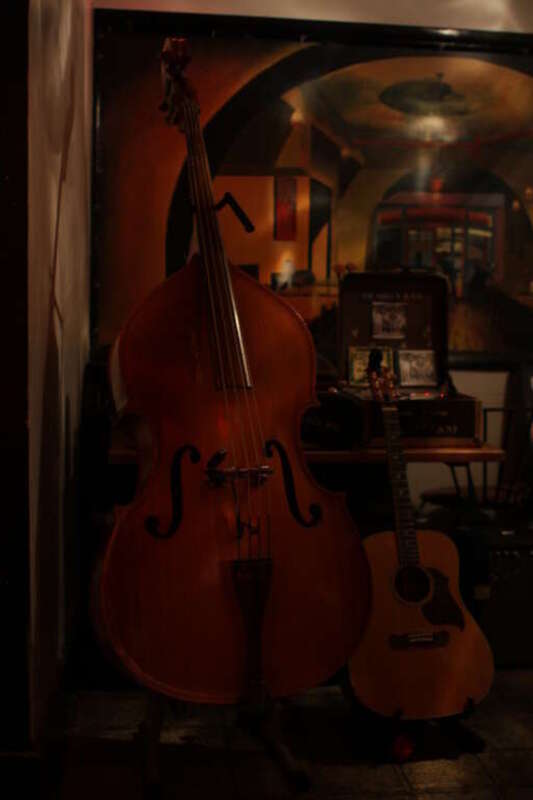 The Green Boys (facebook) at Weezie's Kitchen in Richmond, Virginia (Carytown)
Testing out my 28mm F/1.8 lens with . Please forgive me as I learn about bar photography without using a flash. I could have bumped up the ISO, but I really wanted to see