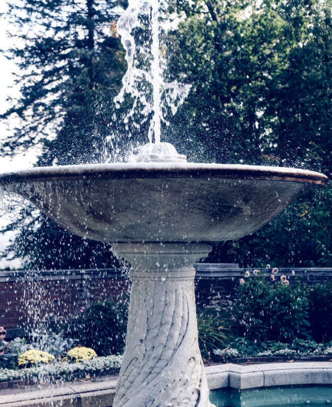 Fountain at GlensheenGlensheen Historic Estate museum
Duluth, Minnesota, USA