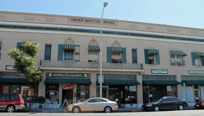 Green Shutter Hotel