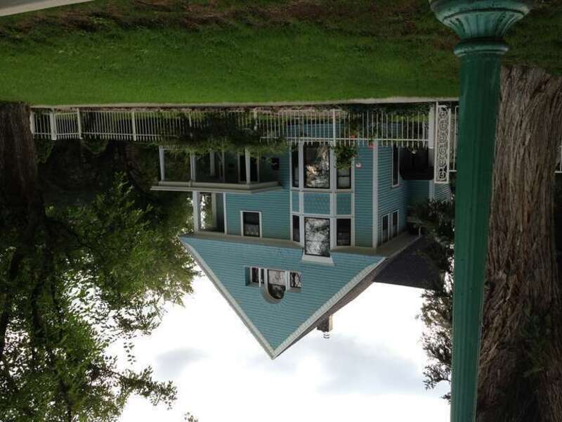 Hawkins House, 122 S. Mt. Vernon