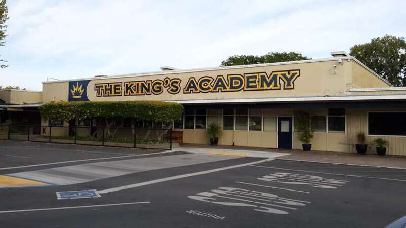 en:The King's Academy (California) west entrance