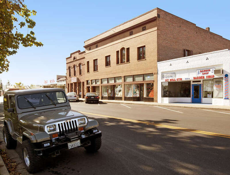 Live Oak Historic Commercial District, Along Broadway between Pennington Road and Elm Street in Live Oak, California