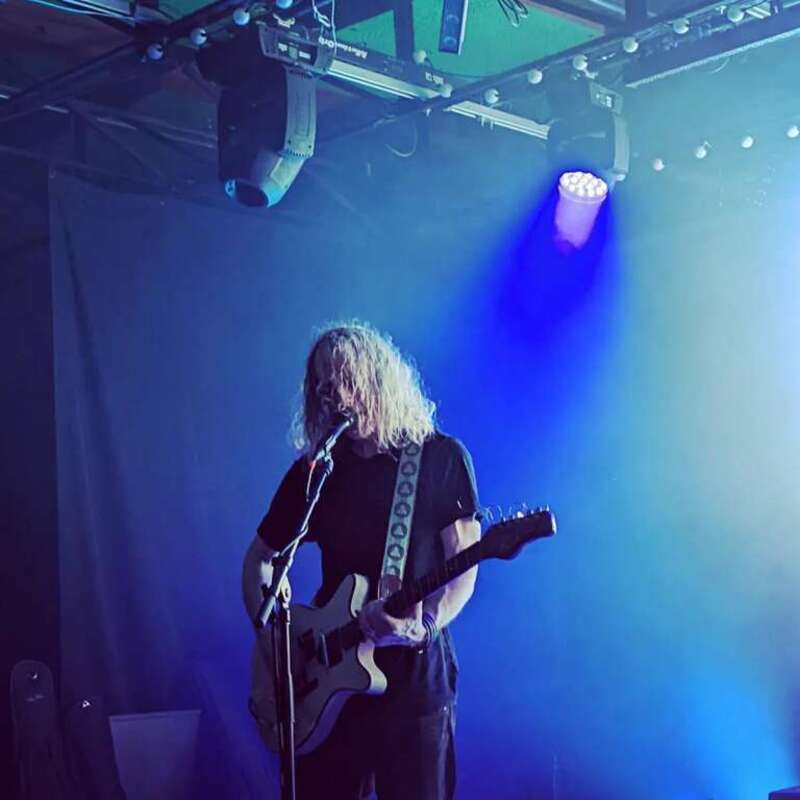 Low at Saturn, Birmingham, Alabama, 2022-03-25, Alan Sparhawk on guitar