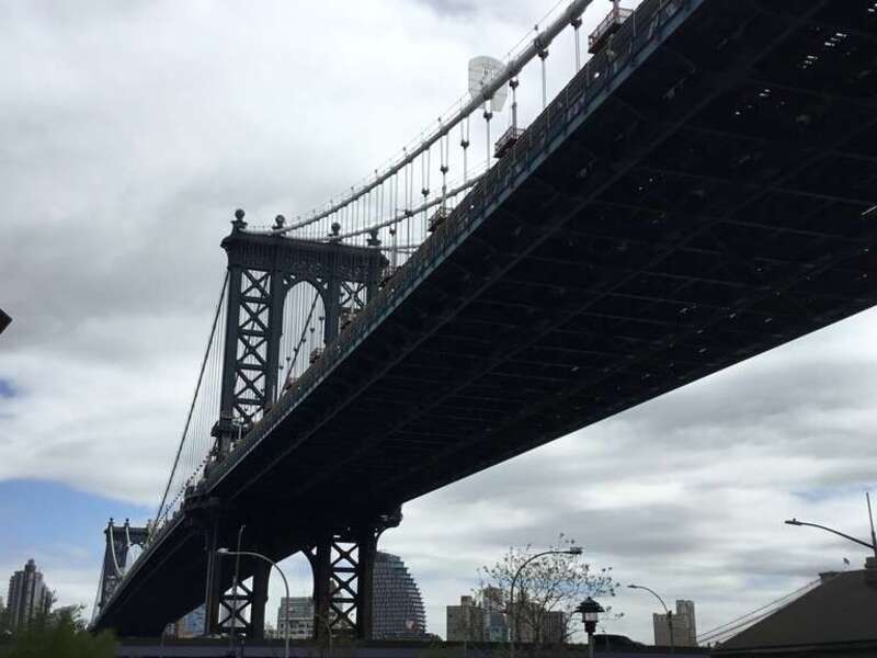 Manhattan Bridge in May 2022