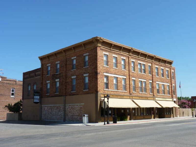 Photo of the old Middle West Hotel now known as the Middlewest Building.