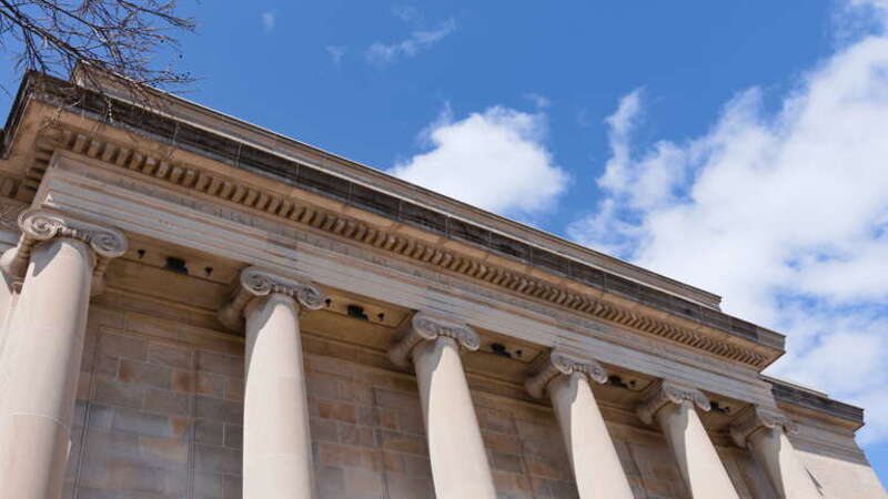 Temple Israel in the neighborhood of East Isles in the Calhoun-Isles community.
Minneapolis is split into 11 communities which are split into 86+ neighborhoods. My goal in 2022 is to take photos in all neighborhoods in Mpls in roughly alphabetical