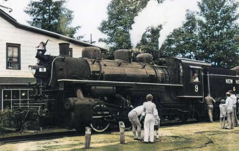 New Hope and Ivyland Railroad at New Hope, Pennsylvania in 1978. AI colourized with IMG2GOCamera: Kodak Retinette 1B film viewfinder camera, using Kodak film stock.Software: optimized, perhaps cropped, with DxO PhotoLab 6 Elite, and possibly further