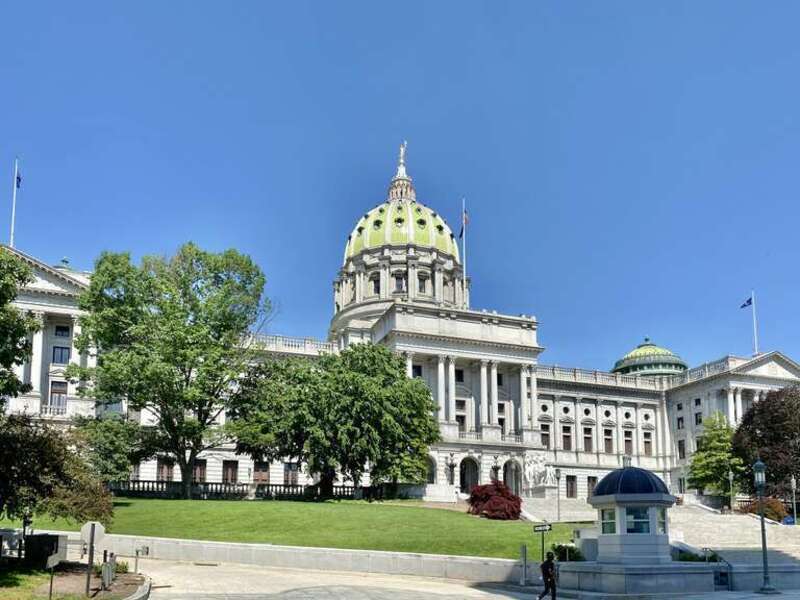 Built between 1902 and 1906, this Beaux Arts-style building was designed by Joseph Miller Huston to house the state government of Pennsylvania.  The building was constructed around a nucleus consisting of a heavily modified temporary capitol