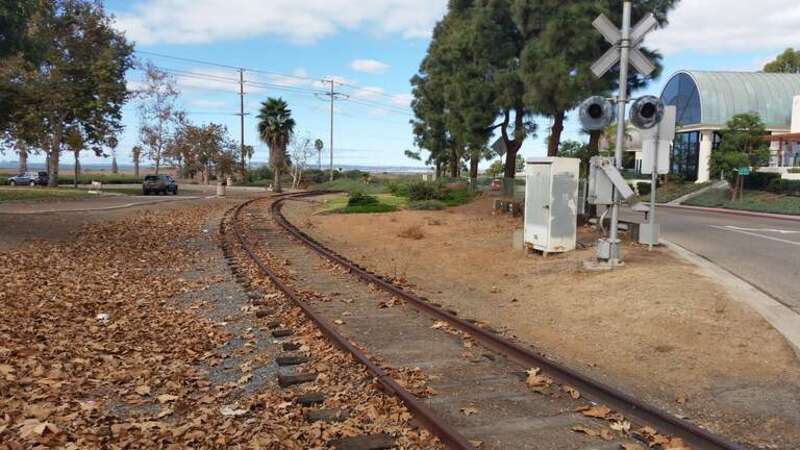 Abandoned rail at Bay Boulevard Park before it crosses Bay Boulevard