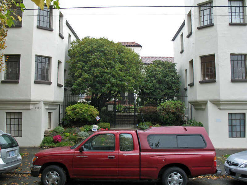 w:National Register of Historic Places listings in Northeast Portland, Oregon.

Salerno Apartments, 2325 NE Flanders St, Portland, OR. Photographed October 25, 2009 from the southeast corner of NE Flanders St. and NE 24th Ave.  Camera