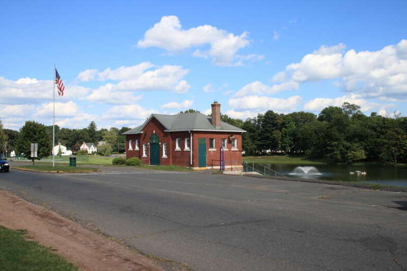 Stanley Quarter Park, including Stanley Quarter Pond, in New Britain, Connecticut

Camera location41° 41′ 38.9″ N, 72° 46′ 29.72″ W View this and other nearby images on: OpenStreetMap 41.694139;  -72.774921