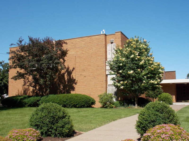 Temple Emanuel has hosed a Reformed Jewish congregation in Davenport, Iowa since 1953.