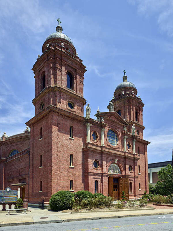 Title: The Catholic Basilica of St. Lawrence in Asheville, North Carolina.
Physical description: 1 photograph : digital, tiff file, color.

Notes: Purchase; Carol M. Highsmith Photography, Inc.; 2017; (DLC/PP-2016:103-7).; Forms part of: Carol M.