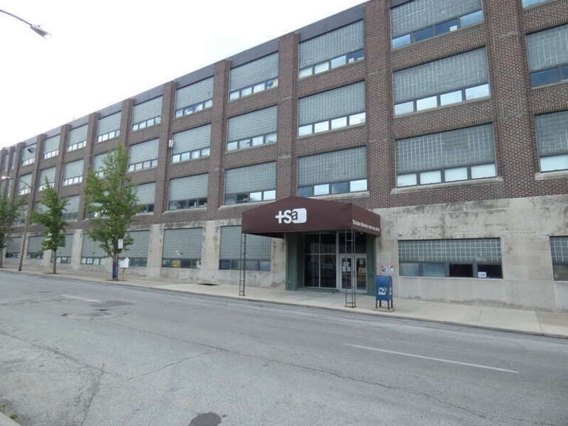 Photo showing the school's main entrance at 333 14th St, Toledo, Ohio.