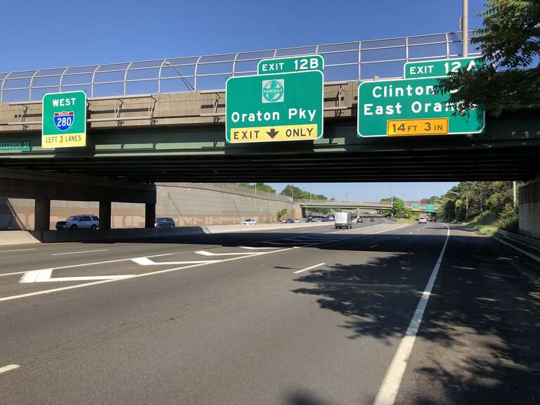 View west along Interstate 280 (Essex Freeway) at Exit 12 (Garden State Parkway, Oraton Parkway, Clinton Street, East Orange) in East Orange, Essex County, New Jersey