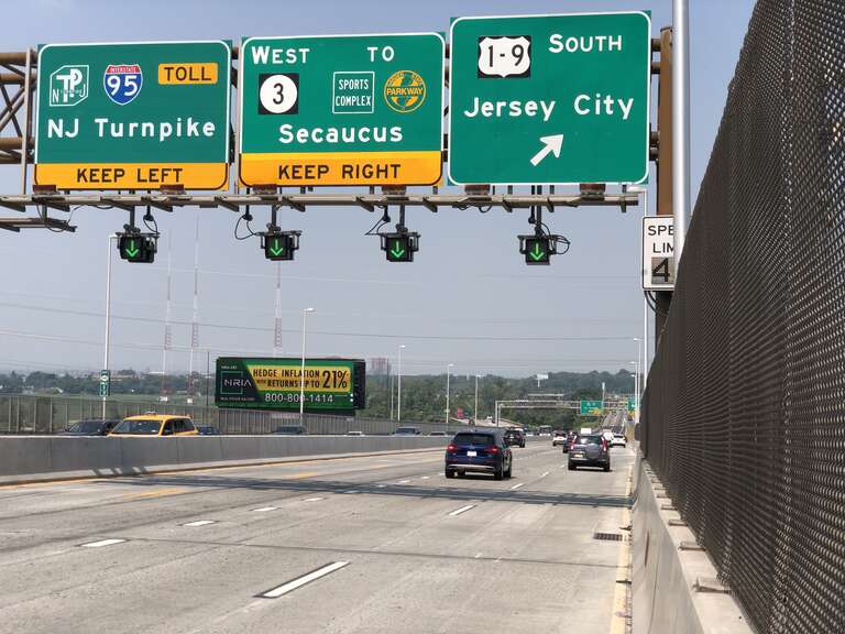 View west along New Jersey State Route 495 (Lincoln Tunnel Approach) at the exit for U.S. Route 1/U.S. Route 9 SOUTH (Jersey City) in North Bergen Township, Hudson County, New Jersey