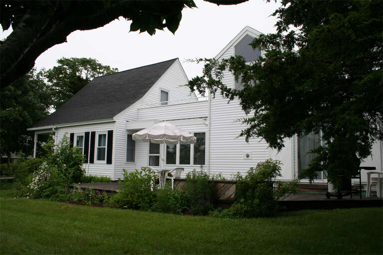 70 Irving Ave: side view