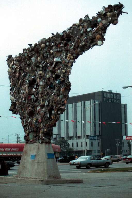 Big Bil-Bored
by Nancy Rubins, 1980http://www.offbeattravel.com/carpark.html
jgarchie@sbcglobal.net\
Cermak Plaza