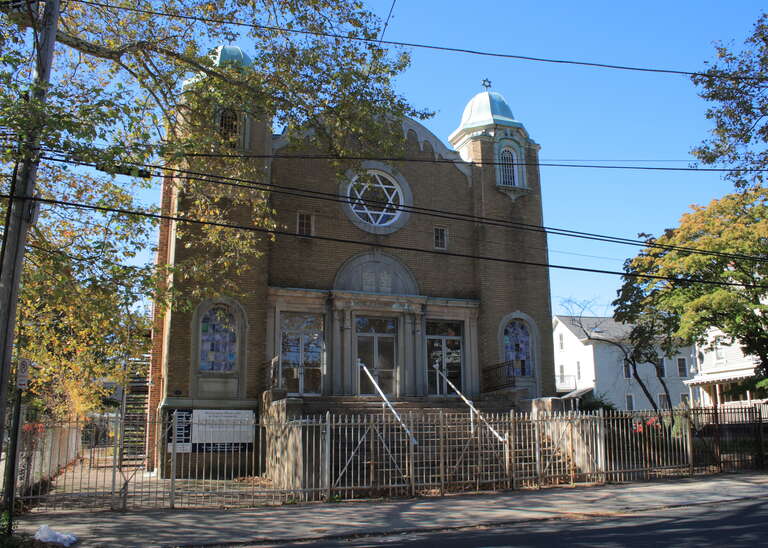The Beth Israel Synagogue, 232 Orchard St., a Registered Historic Place in New Haven, Connecticut.

Camera location41° 18′ 27.59″ N, 72° 56′ 32.12″ W View this and other nearby images on: OpenStreetMap 41.307665;  -72.942256