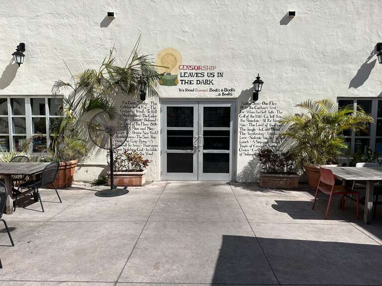 Books &amp;amp; Books, Coral Gables Florida, April 2023