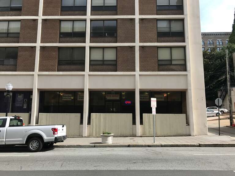 Photograph by Eli Pousson, 2017 June 27.