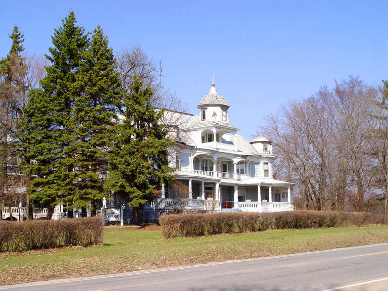 Shiloh House — Britian Ave. , Benton Harbor, Michigan.
Built in 1910 in the Queen Anne style by the House of David Colony.
Listed on the National Register of Historic Places.
