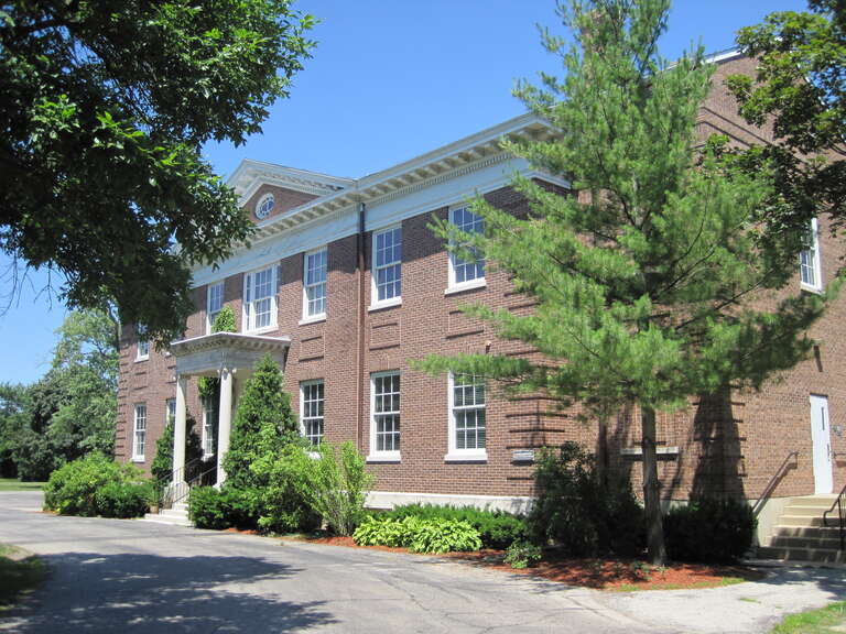The Straut School of Domestic Economy at the Industrial School for Girls in Park Ridge (1910). Jane Addams served on the school's board of directors. This building included the administration offices and rooms for teachers. There were also two