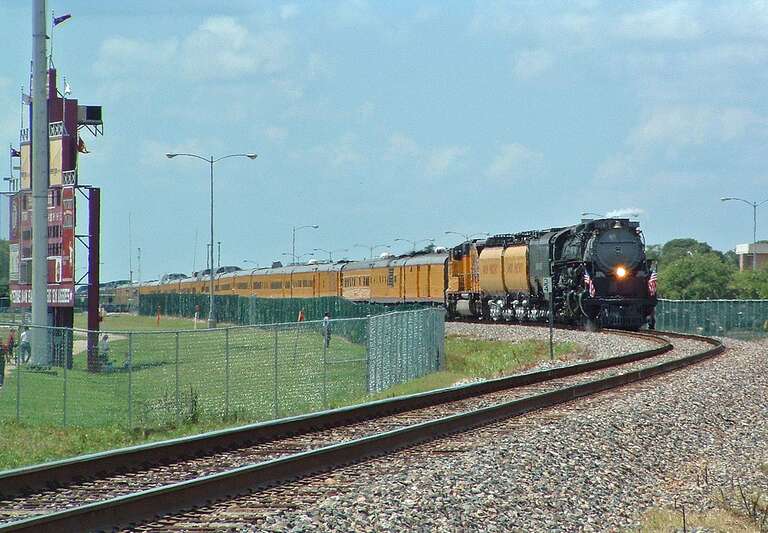 UPRR 3985 at College Station Tx