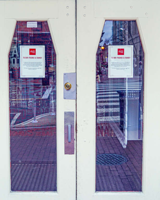 2020.03.16 DC People and Places in the Age of Coronavirus, Washington, DC USA 076 05016