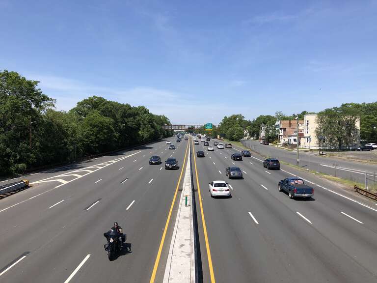 View north along New Jersey State Route 444 (Garden State Parkway) from the pedestrian overpass between Vailsburg Terrace and Smalley Terrace in Irvington Township, Essex County, New Jersey