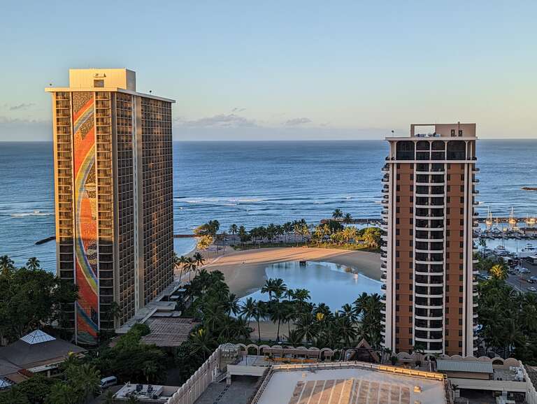 Waikiki Honolulu Hawaii morning sun 2022-1025