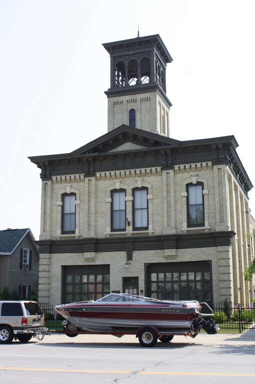 This   file was uploaded  with Commonist.