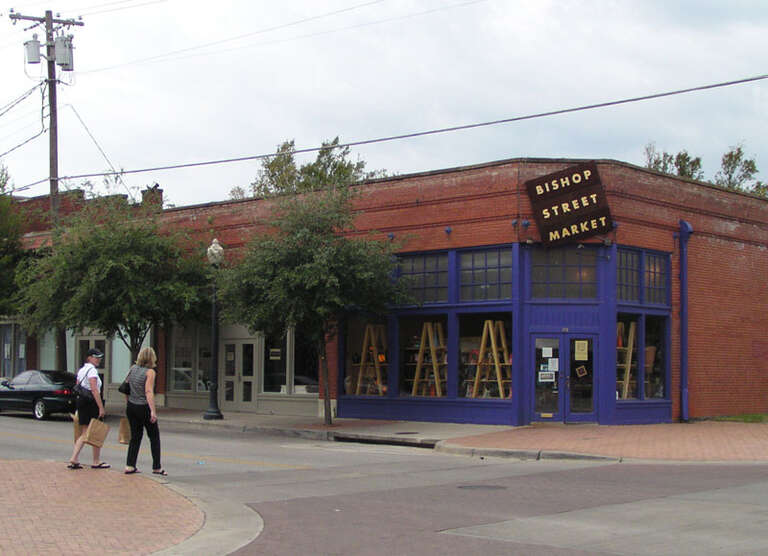 The Bishop Arts District in the Oak Cliff area of Dallas, Texas, USA.