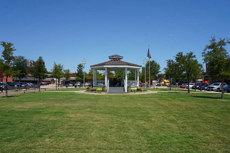 Carrollton Square in Carrollton, Texas (United States).