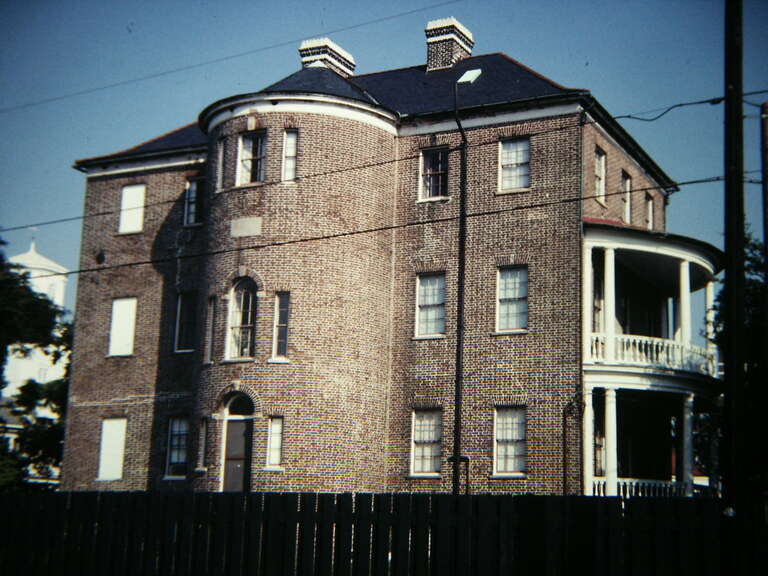 Antebellum mansion, Charleston, South Carolina; digital copy of slide. Complete indexed photo collection at WorldHistoryPics.com.